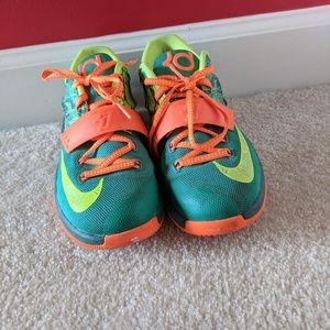 Boys KD 7 nike shoes. Near perfect condition